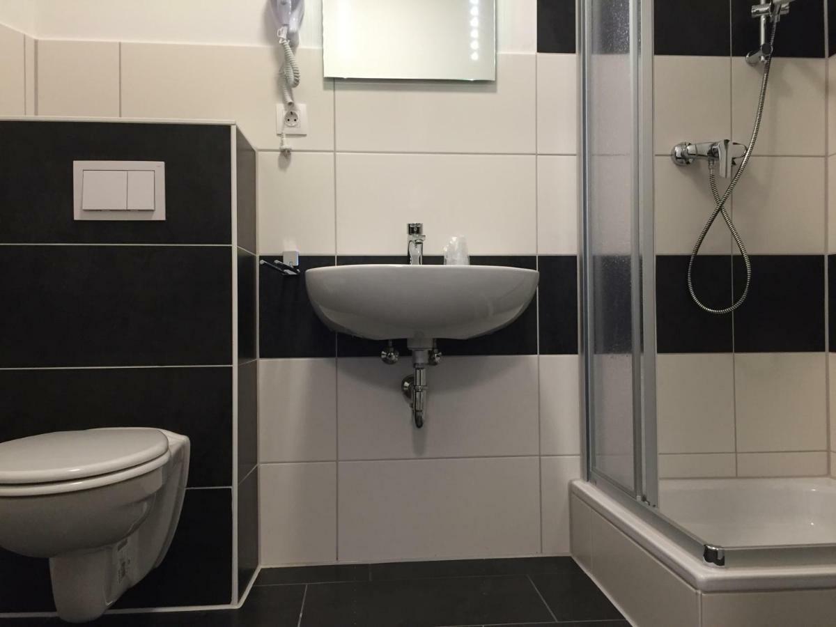 Haus Tannenhof Hotell Hannover Exteriör bild
